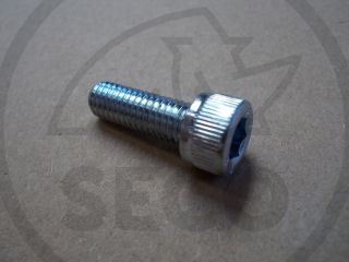 ŠROUB M 6X18 DIN 912 8.8
